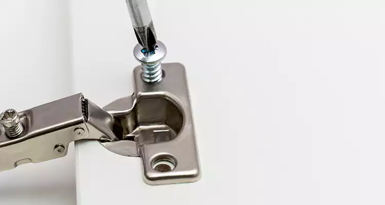Screen Door Hinge Repair in Clermont, FL